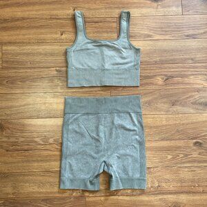 ✨3/$20✨ NWOT RD Style Two-Piece Ribbed Lounge & Activewear Set